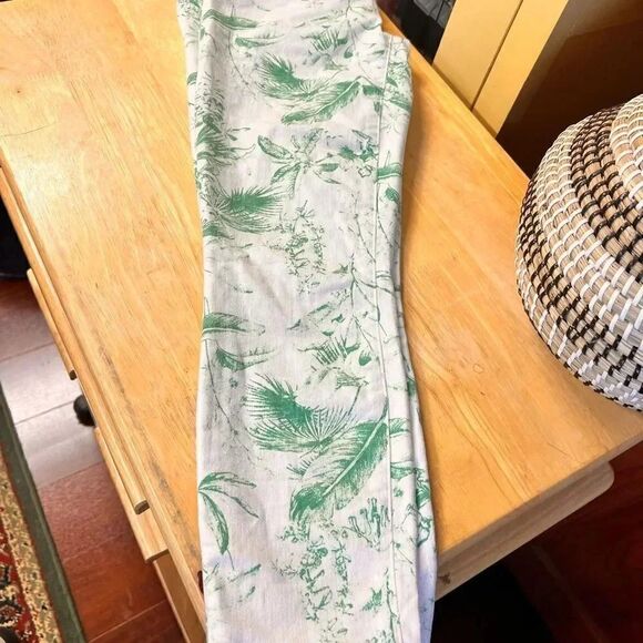 EUC Lucky Brand Green & White Low Rise Crop Lolita Capris Size 2/26 #YT10 - Picture 6 of 9